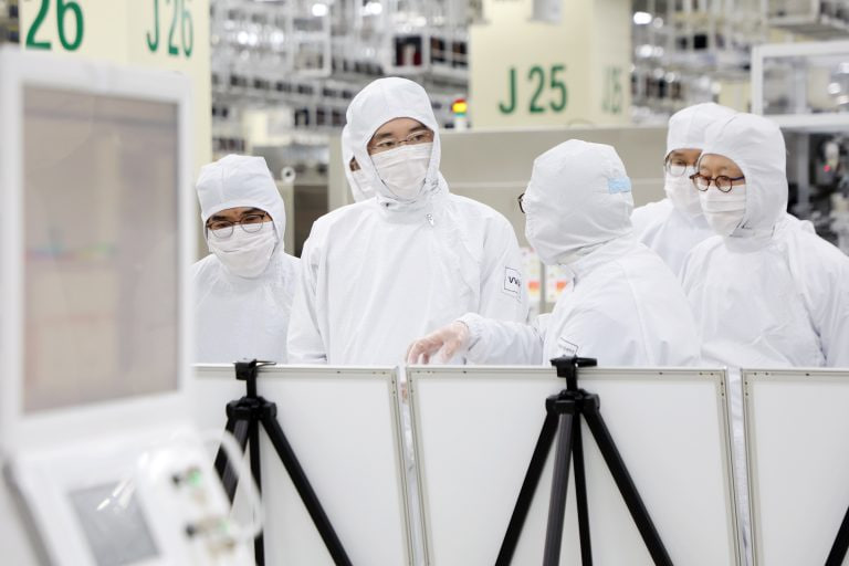 Samsung chairman semiconductor plant