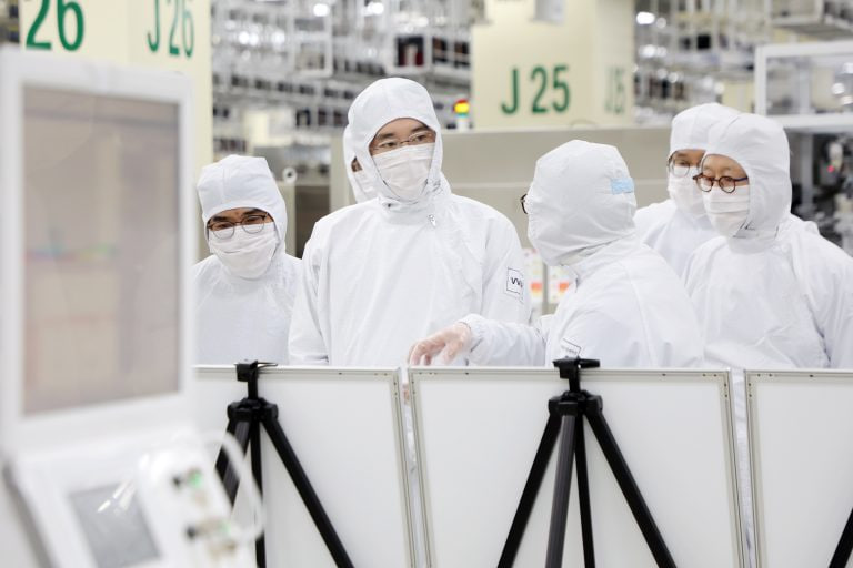 Samsung chairman visits Cheonan and Onyang semiconductor package plants Sammy Fans