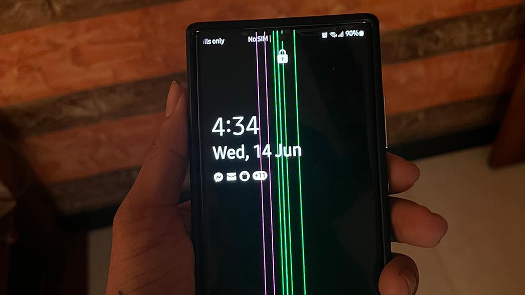 Samsung Galaxy Note 20 Green Pink Lines