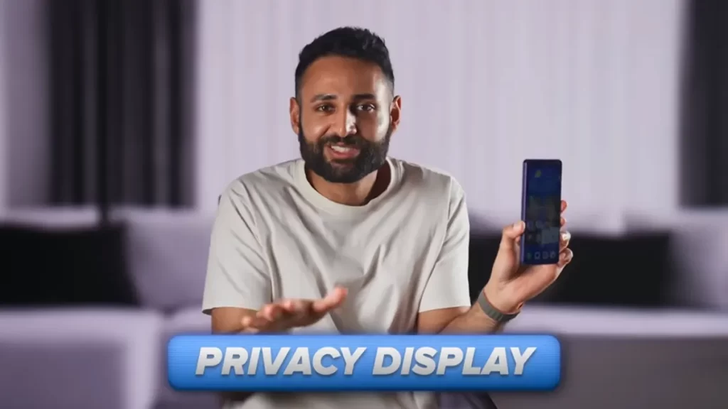 YouTuber Mrwhosetheboss on Galaxy S26 Ultra Privacy Display Feature