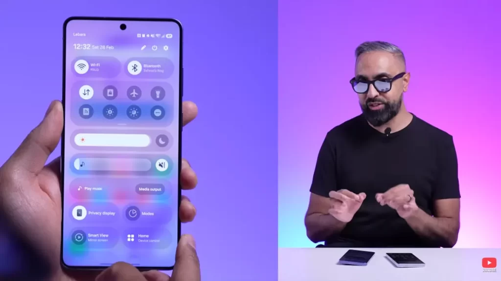 YouTuber SuperSaf on Galaxy S26 Ultra Privacy Display Feature